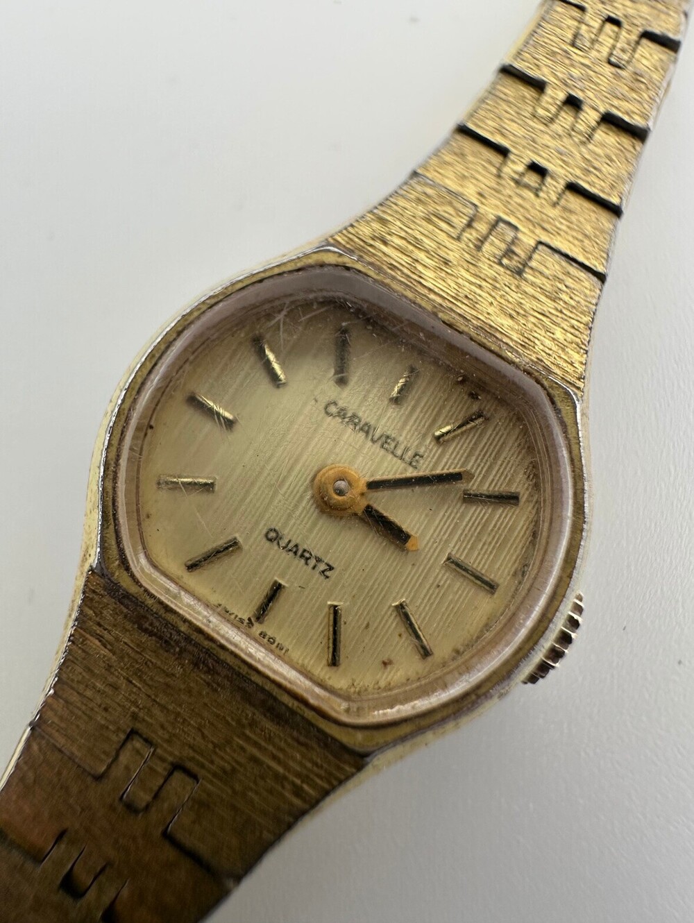 Vintage Caravelle by Bulova Womens Quartz Watch 16mm Gold Tone Parts Repair